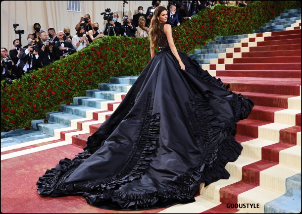 kendall-jenner-at-2022-met-gala-fashion-look4-style-red-carpet-details ...